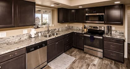 Desert Dreaming | Pool | Fire Pit | Game Room