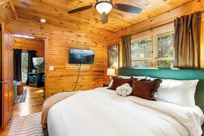 2 Schlafzimmer, Schreibtisch, Bügeleisen/Bügelbrett, WLAN