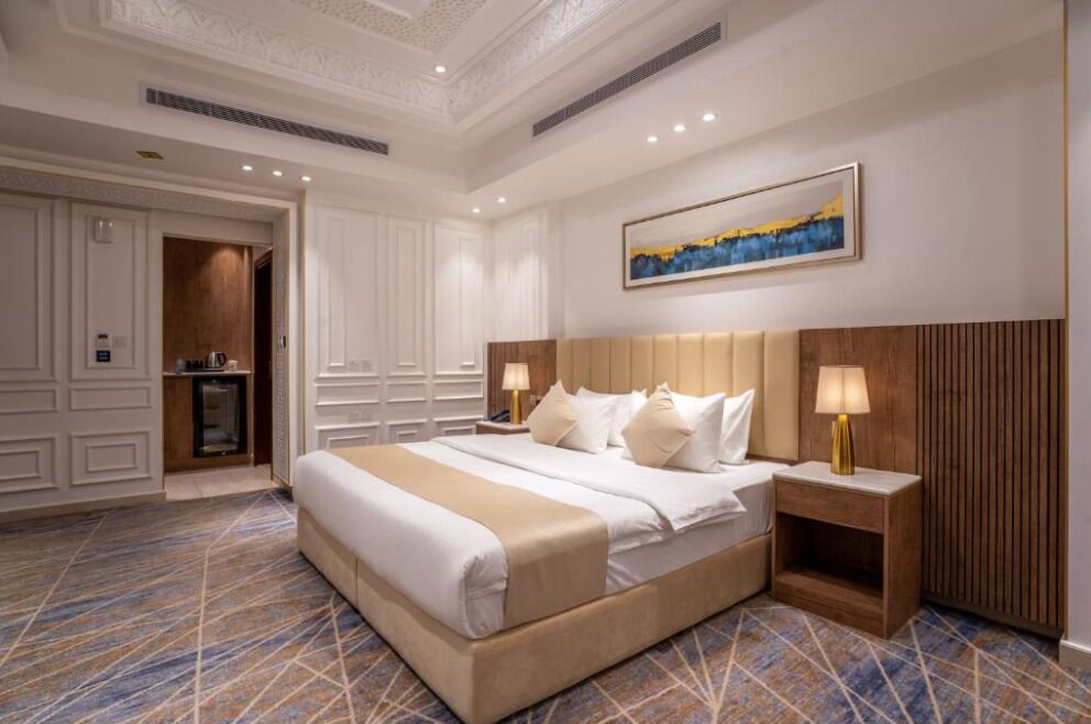 Superior Double Room | In-room safe, soundproofing, iron/ironing board, free WiFi