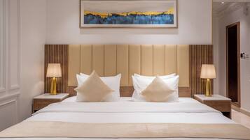 Deluxe Double Room | In-room safe, soundproofing, iron/ironing board, WiFi (free)