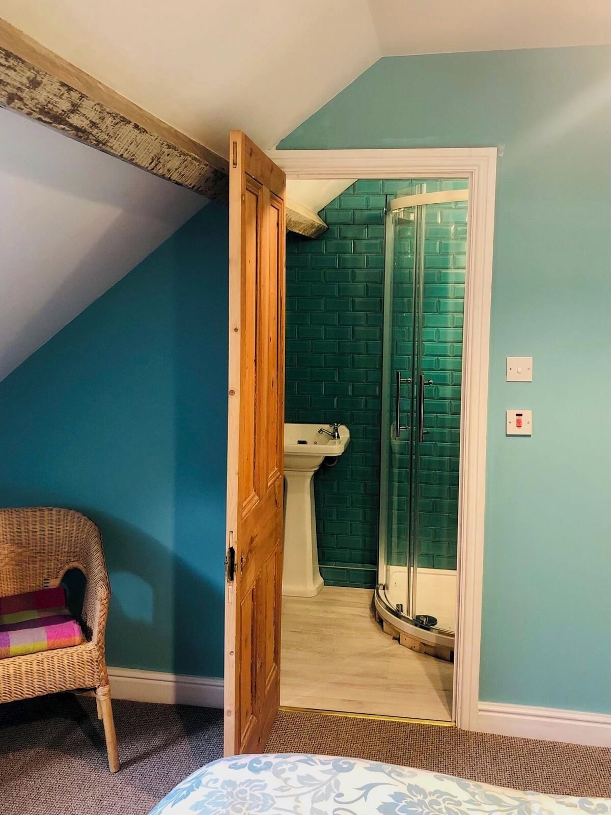 4 chambres, fer et planche à repasser, Wi-Fi gratuit, draps fournis