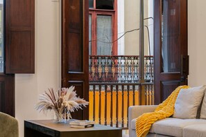 Smart TV, books, offices