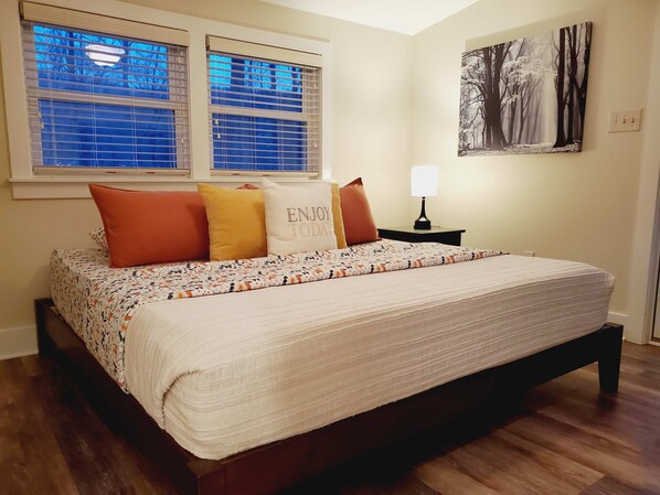 1 bedroom, desk, iron/ironing board, WiFi