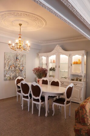 Villa, fumeur | 5 chambres