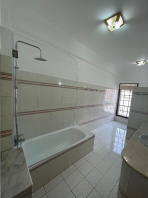 5 bedrooms - Summer Villa With Heated Private Pool (Faro)