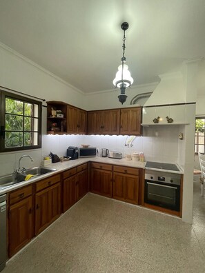 Villa, Smoking | 5 bedrooms - Summer Villa With Heated Private Pool (Faro)