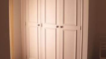 Vila, para fumantes | 5 quartos