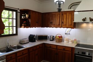 Villa, Smoking - Summer Villa With Heated Private Pool (Faro)