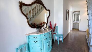 Vila, para fumantes | 5 quartos