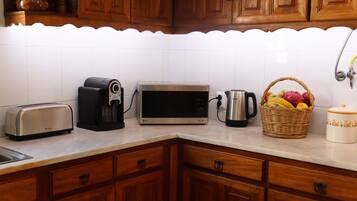 Vila, para fumantes | 5 quartos