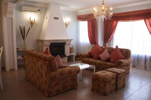 Vila, para fumantes | 5 quartos