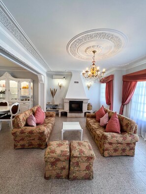 Villa, Smoking | 5 bedrooms