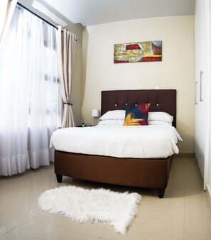 3 quartos, ferros/tábuas de passar roupa, Wi-Fi, roupa de cama