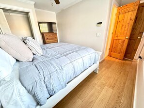 4 slaapkamers, een strijkplank/strijkijzer, wifi, beddengoed