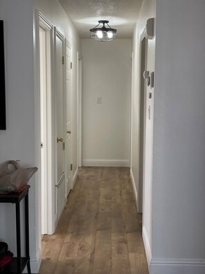 Interior - Charming 3-bedroom house with WiFi, AC in Modesto (Modesto)