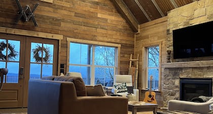 Secluded and Peaceful Treetop Cabin Retreat, located on Webb Mtn Cattle Ranch.