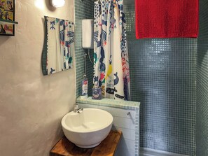 Towels - 1 bedroom accommodation in Llanybydder (Llanybydder)