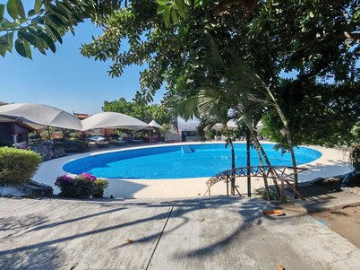 Private house with pool and panoramic view, Burgos Bugambilias