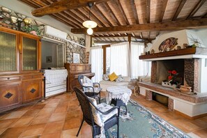 Interior - Villa with private beach and pool (Toscana)