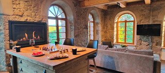 Lichtdurchflutete Galeriewohnung mit Privatsauna und 2 Kaminen