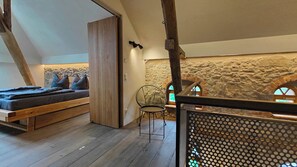 2 habitaciones, tabla de planchar con plancha, cuna de viaje y wifi 