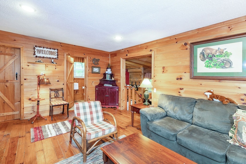 Fox Hole Cabin - Romantic Bungalow - Hike To Dozens Of Waterfalls - Sapphire, NC