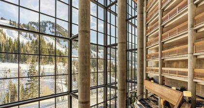 Snowbird's legendary Cliff Lodge lux ski in/out resort - Sleeps 10!