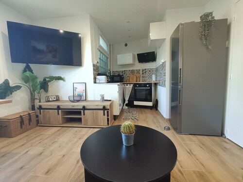 Apartment 50m from the beach