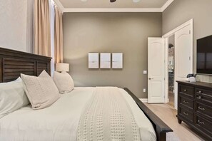 5 bedrooms, desk, iron/ironing board, travel cot - Luxury Resort Family Home, Professionally Furnished, Ultra Comfortable beds, Epi (Kissimmee)