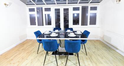 5-bed Modern & luxurious house