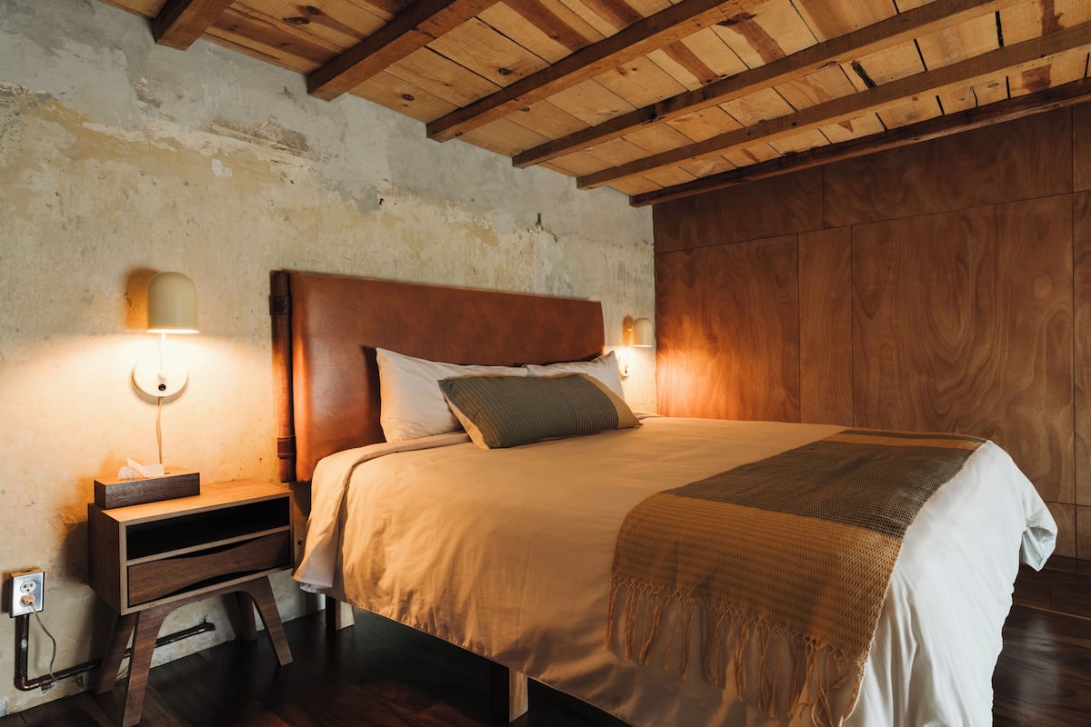 Een kluis op de kamer, verduisterende gordijnen