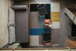 디럭스룸 | 거실 공간