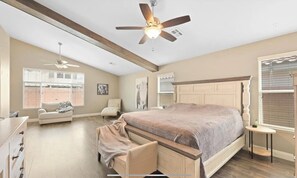 5 slaapkamers, een strijkplank/strijkijzer, wifi, beddengoed