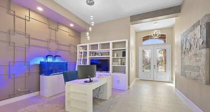 Spacious 5-bedroom house in amazing Las Vegas with fitness room, WiFi