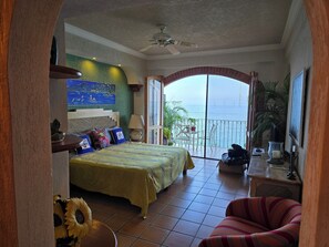 1 bedroom, desk, iron/ironing board, WiFi