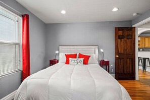 3 bedrooms, iron/ironing board, WiFi, bed sheets - In the Heart of Grand Junctions Charming 3-bedroom house (Grand Junction)