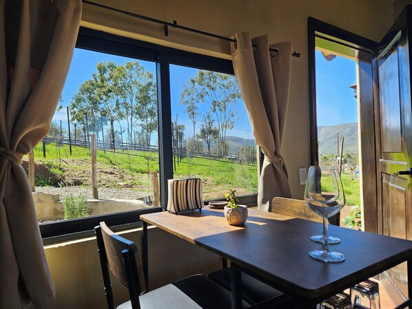 Dining - Charming fully equipped cottage in Valle de Guadalupe - Early check in! (Ensenada)