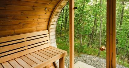 Black Oak Lodge: A Private Lakeside Retreat