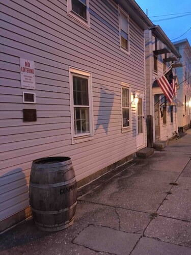 Edward Menchey House