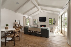 Smart TV, fireplace, table tennis, books