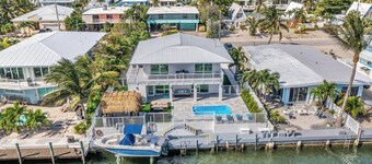 "Two for the Tide" unique deal—guests get two units for the price of one.