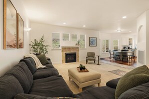 TV, fireplace, ping pong