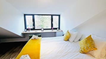 3 bedrooms, iron/ironing board, free WiFi