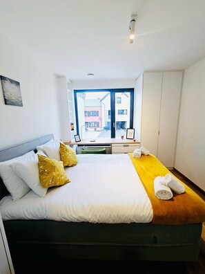 3 bedrooms, iron/ironing board, free WiFi