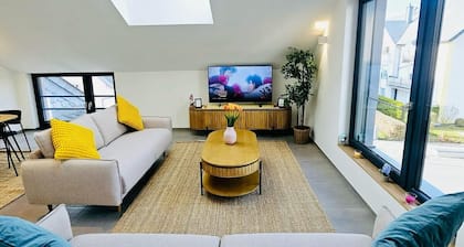 Spacious 3 bedroom large terrace&parking