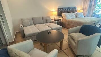 1 bedroom, in-room safe, free WiFi, bed sheets