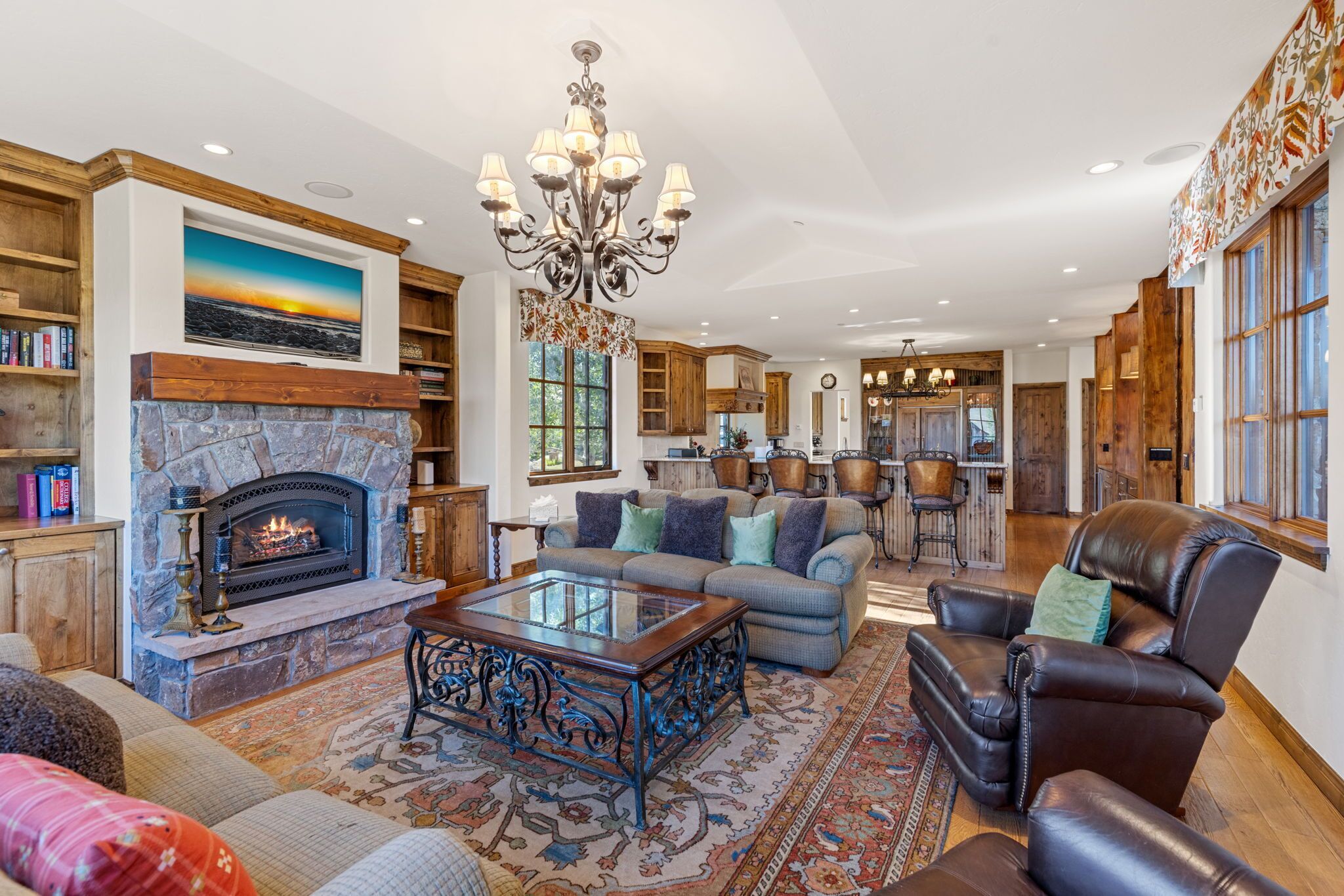 Smart-TV, Kamin, Bücher