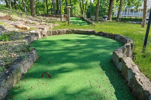 Expansive Lake Access Condo-Free Daily Tickets-Peaceful Views-Cmty Pool-Mini Golf