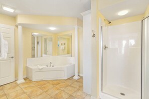 Shower, jetted bath, hair dryer, towels