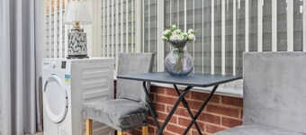 2 Bedrooms - 3 Beds - Quiet Retreat - Parking